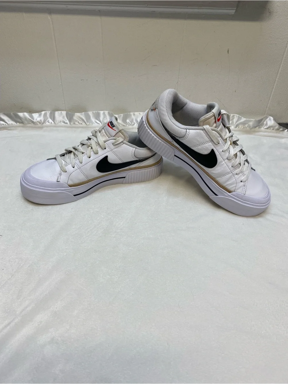 Nike Women's Court Legacy Lift Women Casual Platform Shoes Sneaker size 9.5
